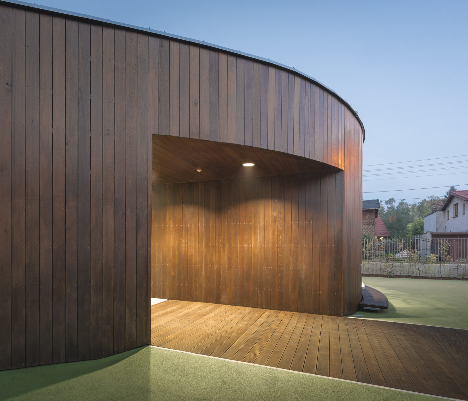 Detal drewnianej elewacji