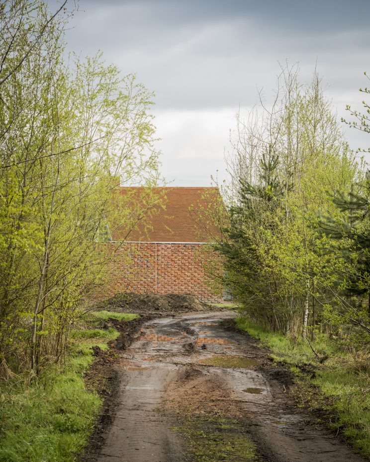 Publikacja Rudy Dom na stronie Archdaily