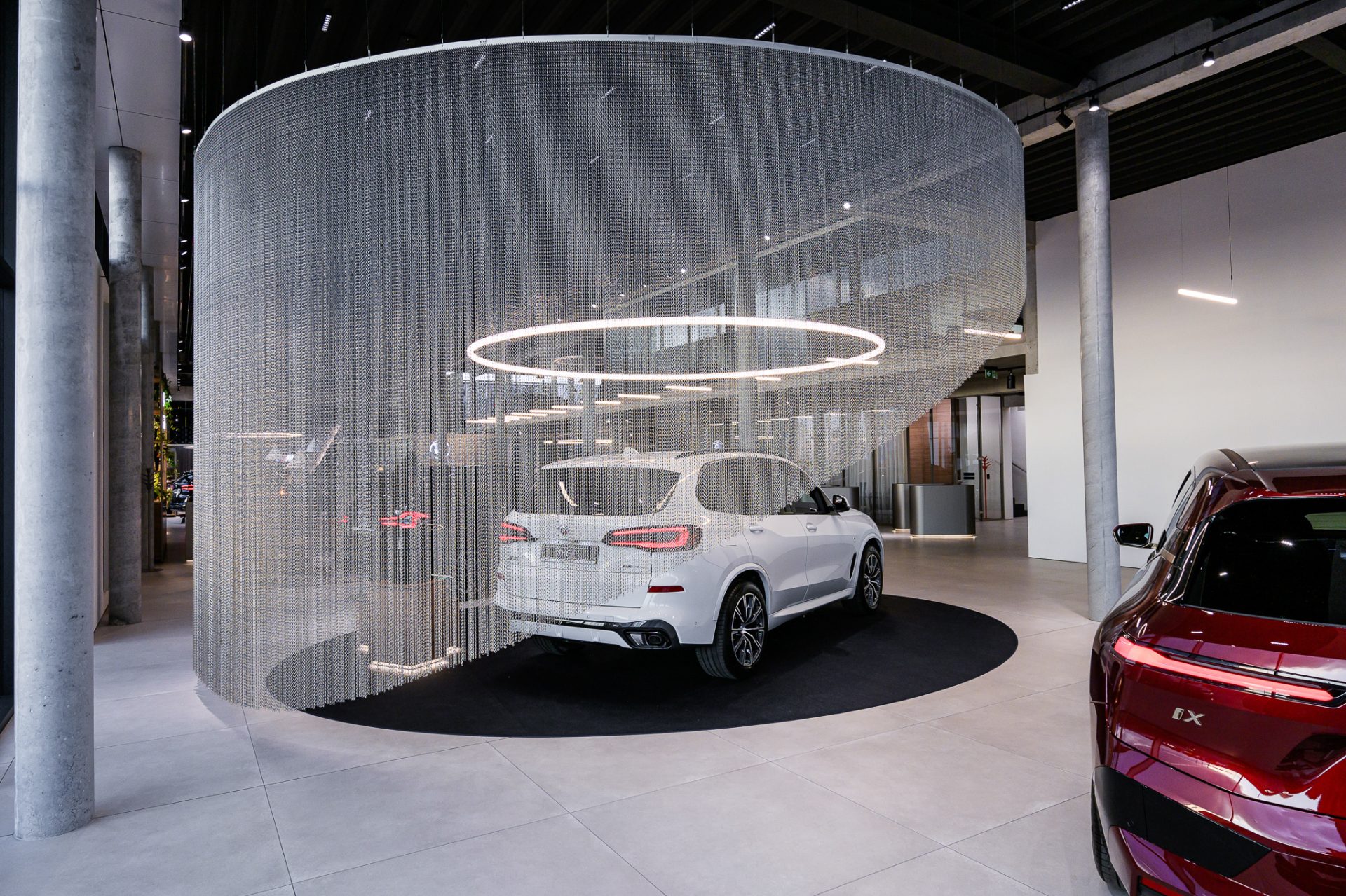 Interior design of a BMW car showroom in the Retail Next standard – display detail.